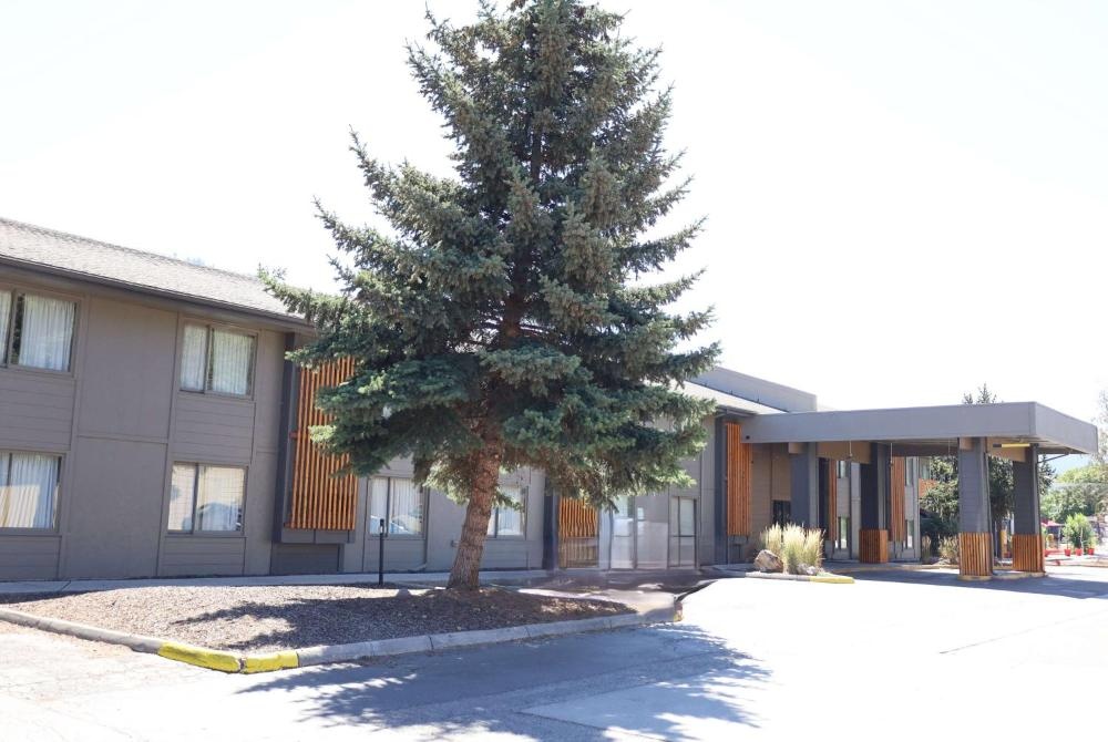 Days Inn and Suites by Wyndham Downtown Missoula-University